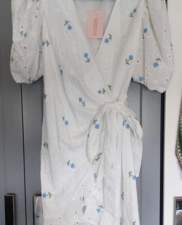 Robe Dentelle blanche petites fleurs