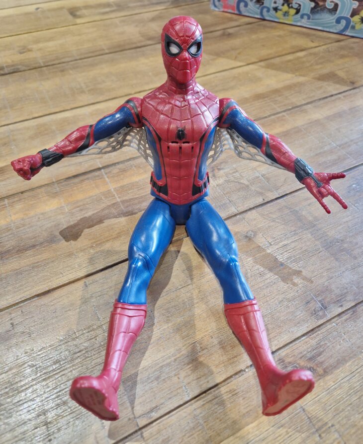 Spiderman articulé et parlant Hasbro