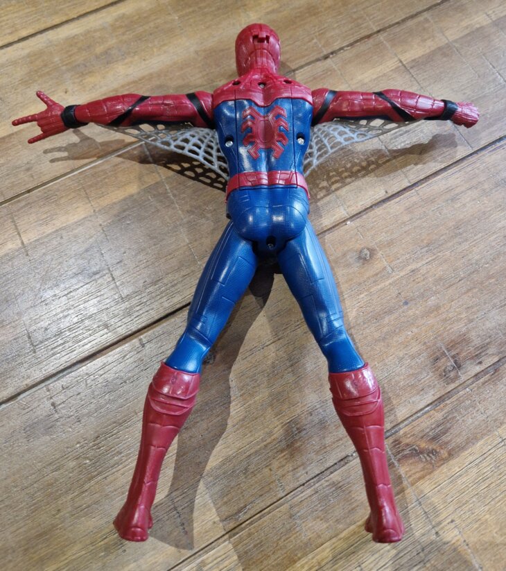 Spiderman articulé et parlant Hasbro - Image 2