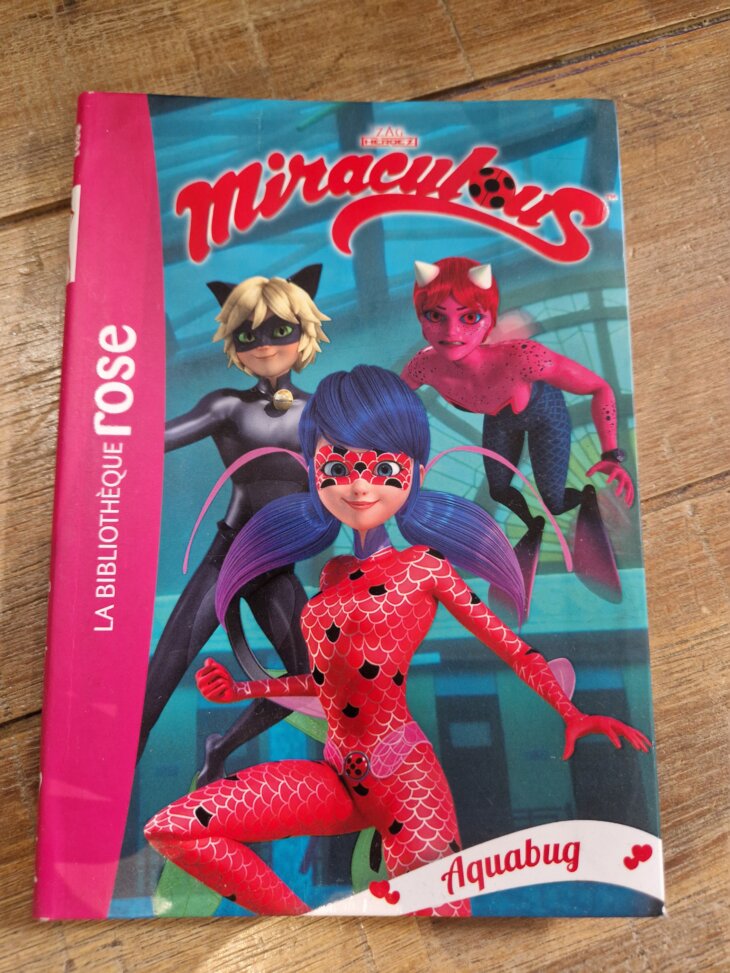 Livre "Miraculous 15 : Aquabug" Bibliothèque rose - neuf
