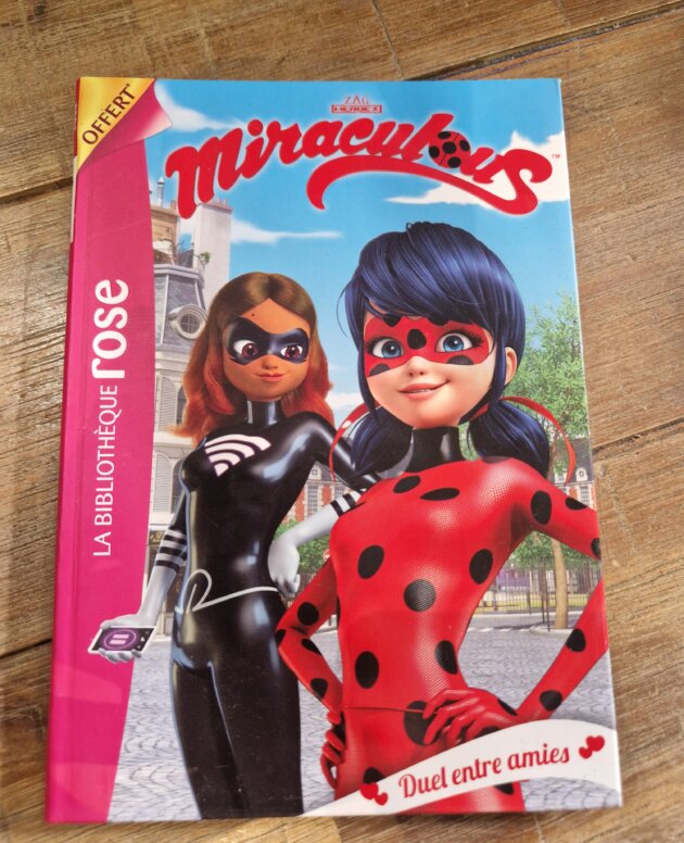 Livre "Miraculous : Duel entre amies" Bibliothèque rose - neuf