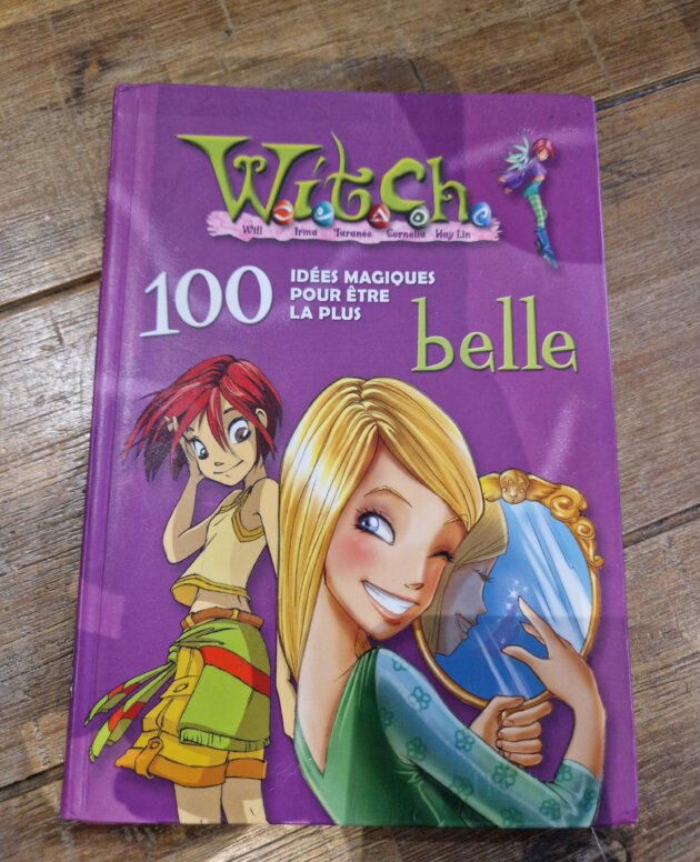 Livre "Witch - 100 idées magiques pour être la plus belle" - neuf