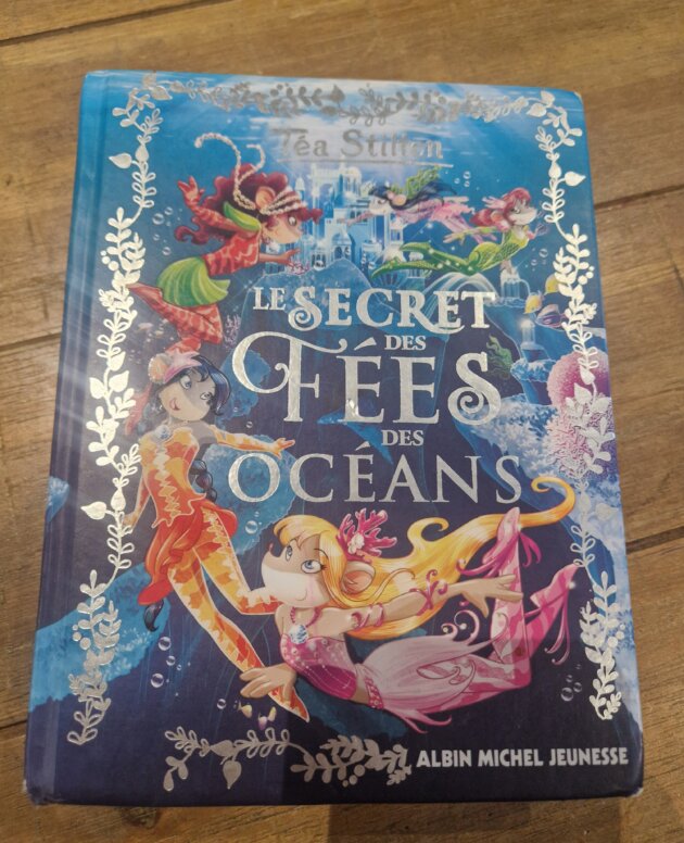 Livre "Le secret des Fées des océans" Téa Stilton - très bon état