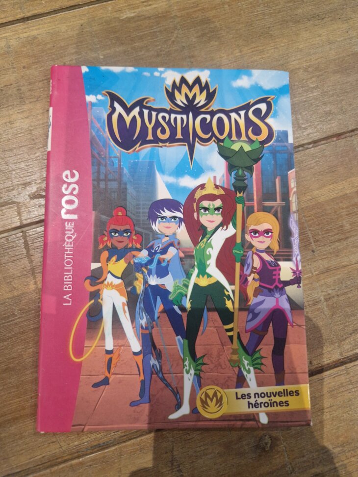 Livre "Mysticons n°1 - Les nouvelles héroïnes" - neuf