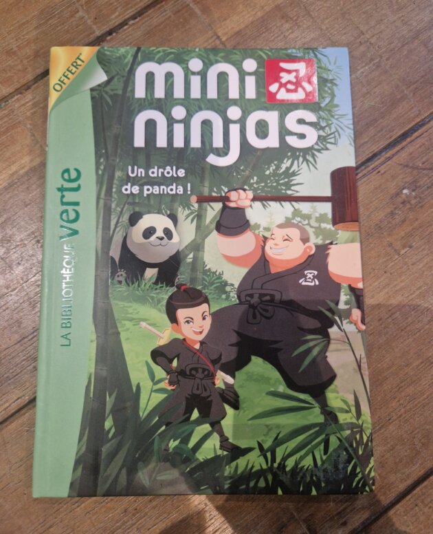 Livre "Mini ninjas - Un drôle de panda" Bibliothèque verte - neuf