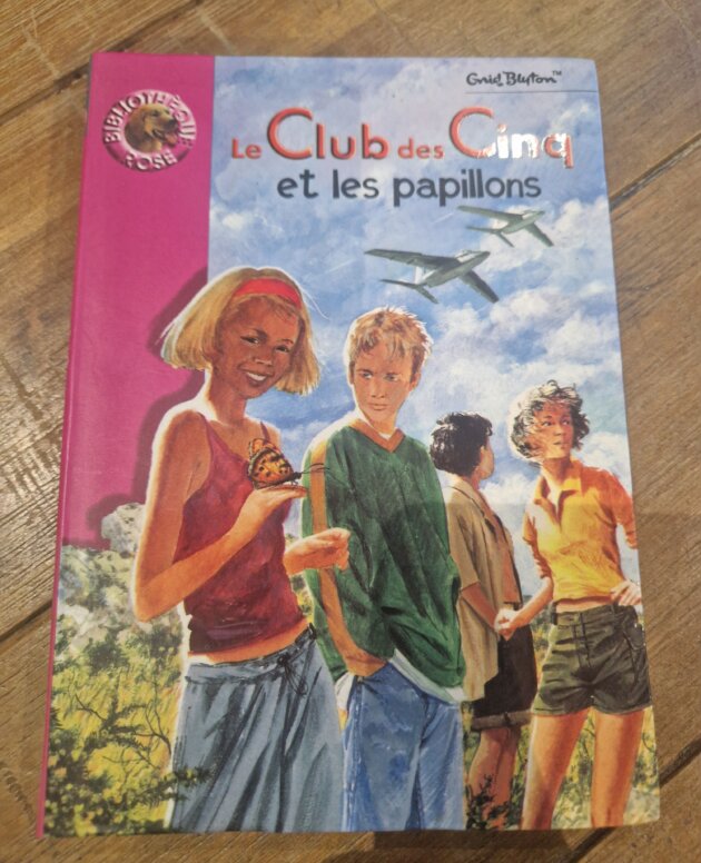 Livre "Le Club des Cinq et les papillons n°826" Bibliothèque rose - neuf
