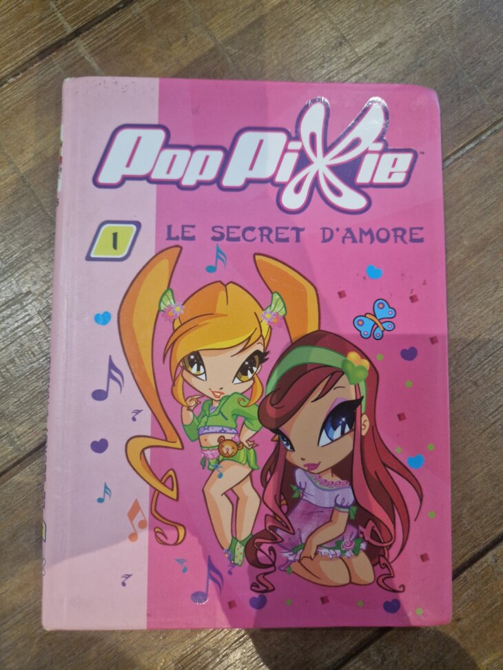 Livre "Pop Pixie - Le secret d'Amore- n°1" Bibliothèque rose - neuf