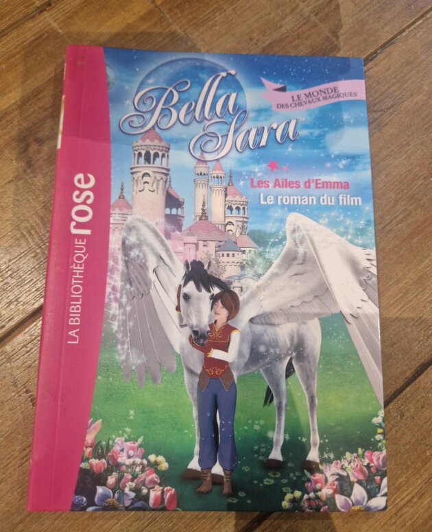 Livre "Bella Sara - Les ailes d'Emma n°14" Bibliothèque rose - neuf