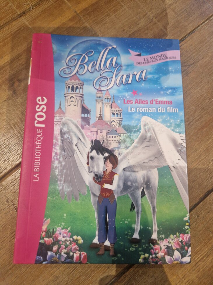Livre "Bella Sara - Les ailes d'Emma n°14" Bibliothèque rose - neuf