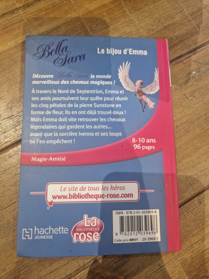 Livre "Bella Sara - Le bijou d'Emma n°12" Bibliothèque rose - neuf - Image 2
