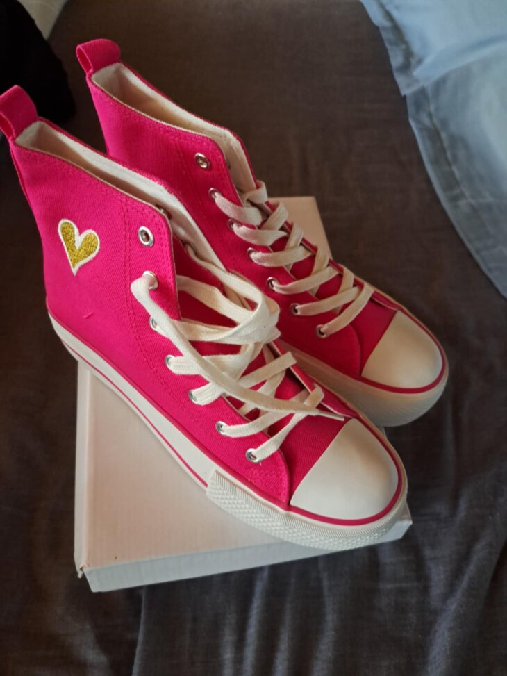 Baskets fushia en toile femme