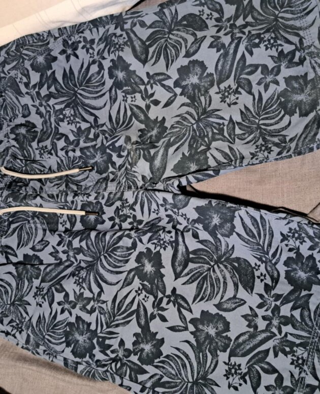 Bermuda fleurs taille M