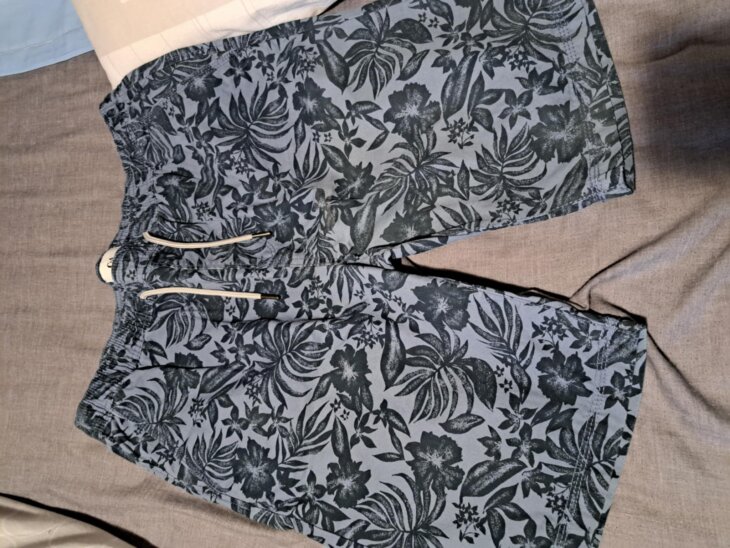 Bermuda fleurs taille M