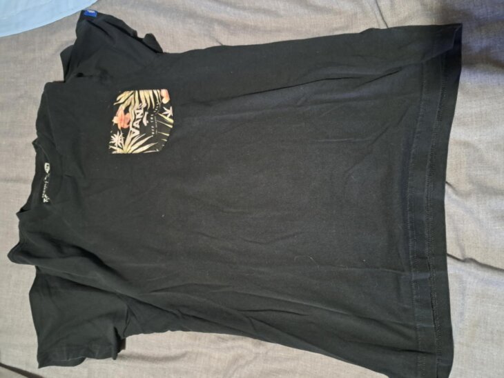 T'Shirt Vans noir poche fleurs