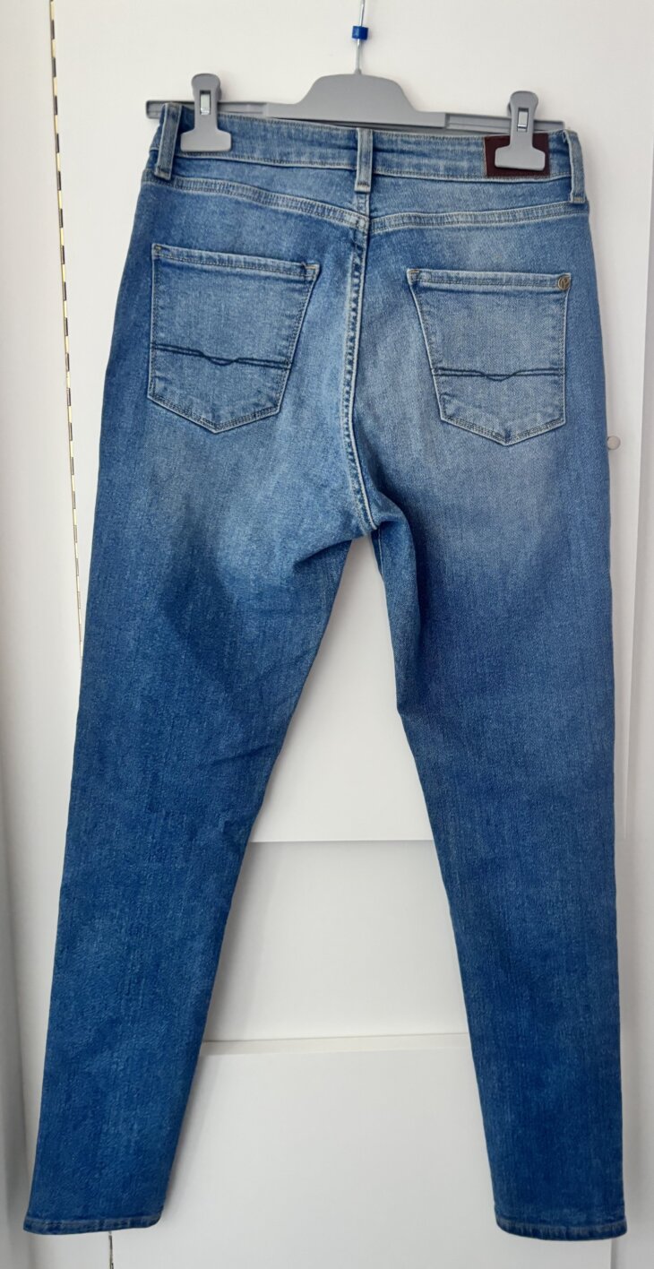 Jeans - Image 2