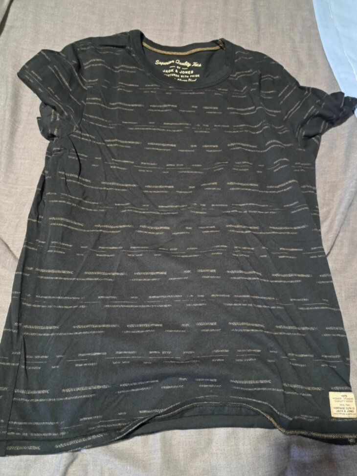 T'Shirt Jack & Jones noir ligné gris