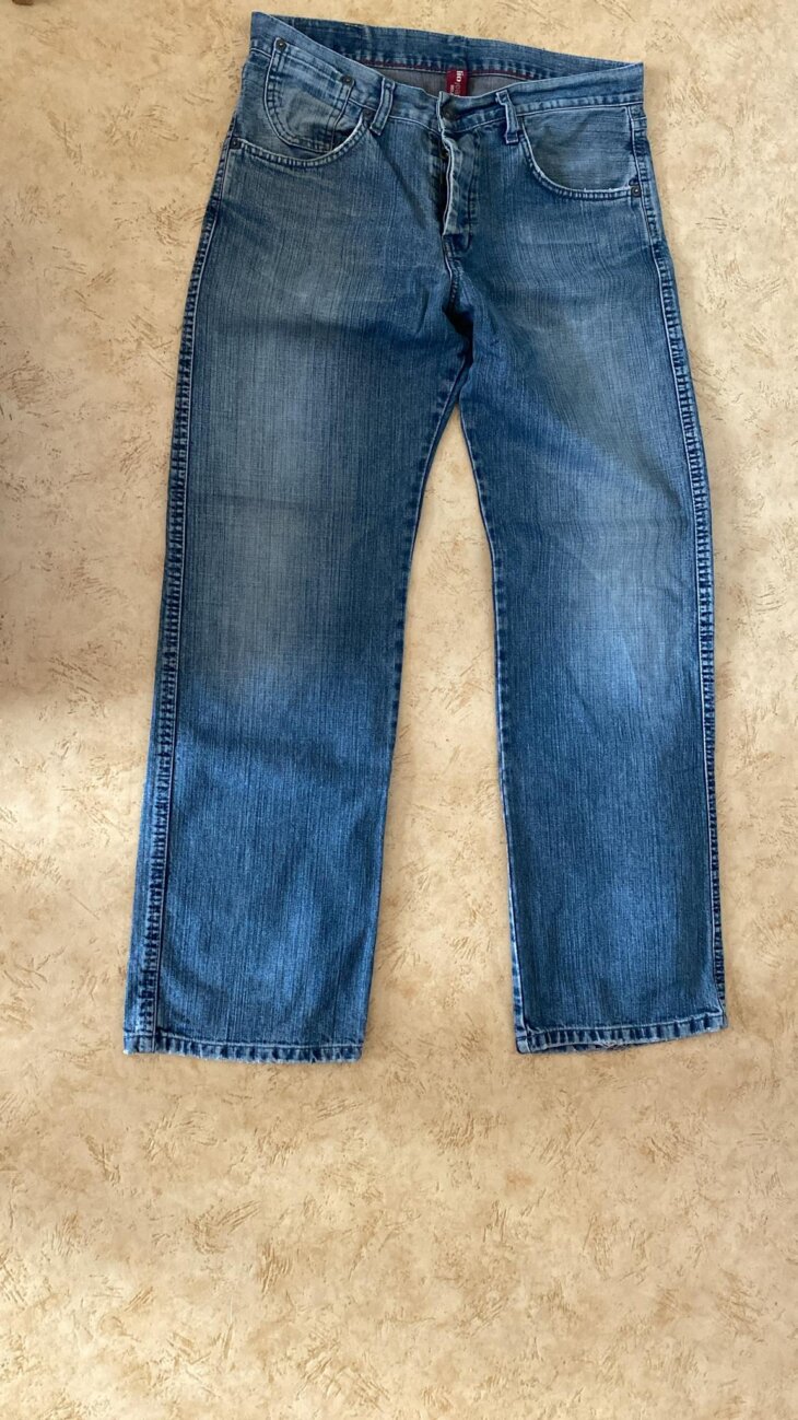 Jean's Hommes Celio taille 40