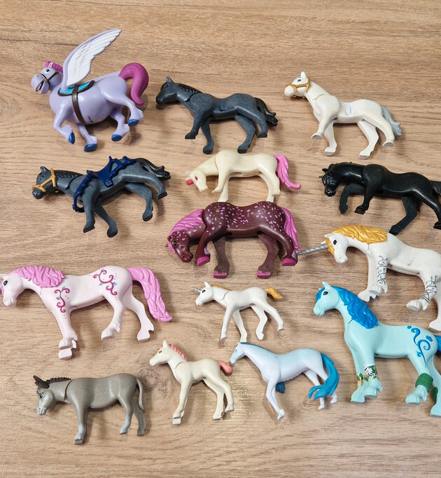 Lot de 14 chevaux & licornes Playmobil + autres