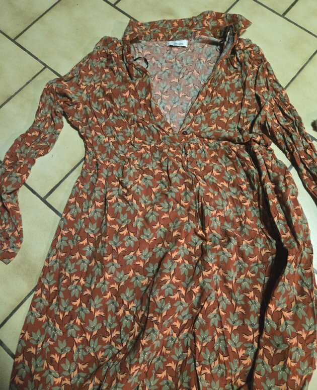 Robe orange fleurie de grossesse L