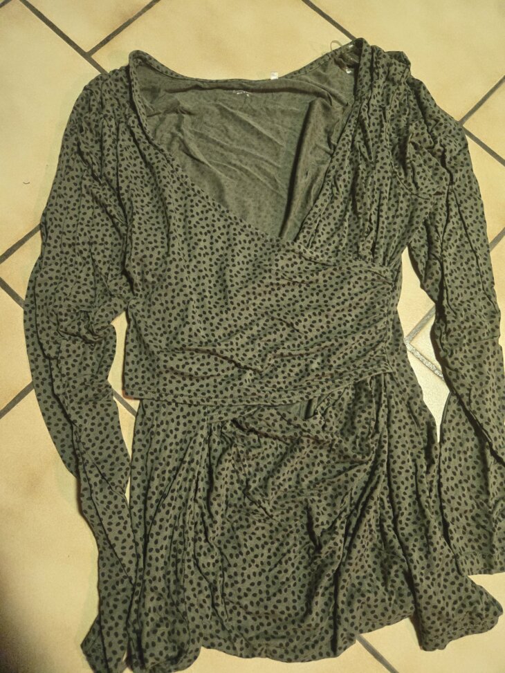 Tshirt noir et vert longue manche allaitement Xl