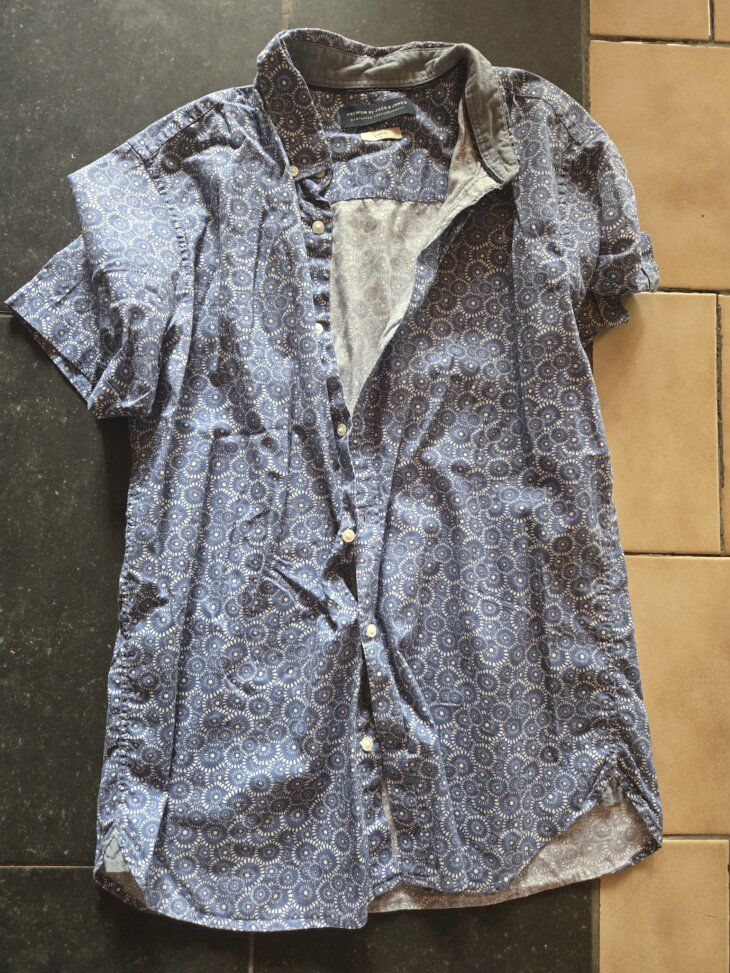 Chemise jack et jones bleu ciel fleurie L