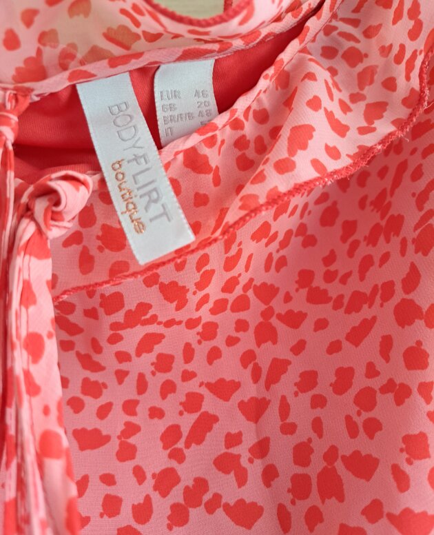 Robe rose col original taille 46 Bodyflirt