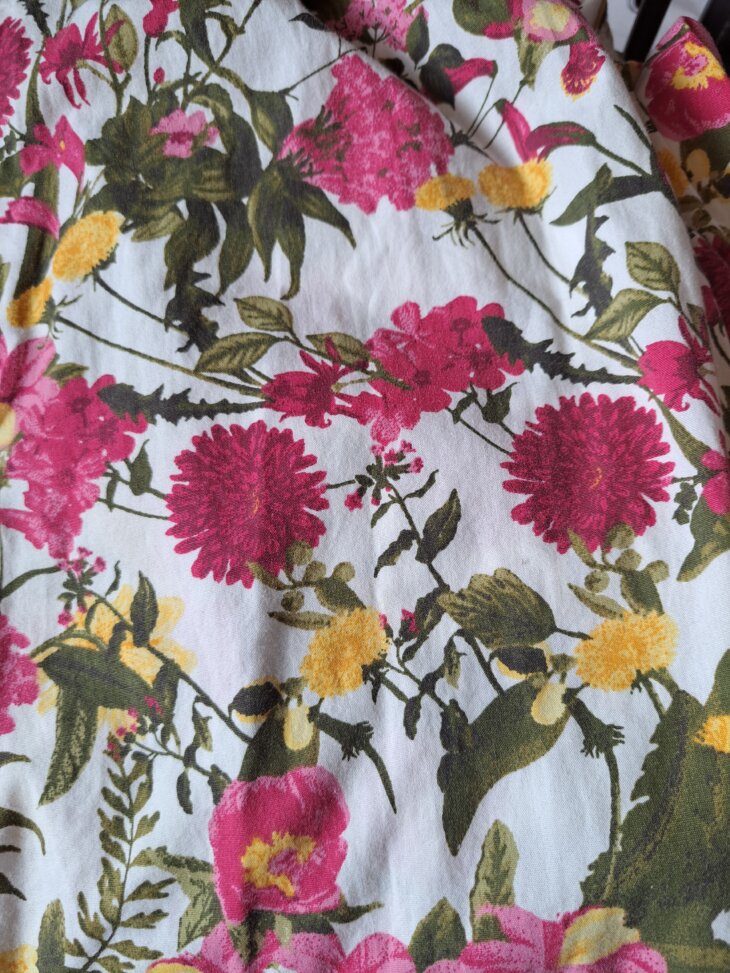 Longue robe fleurie multicolore taille 48