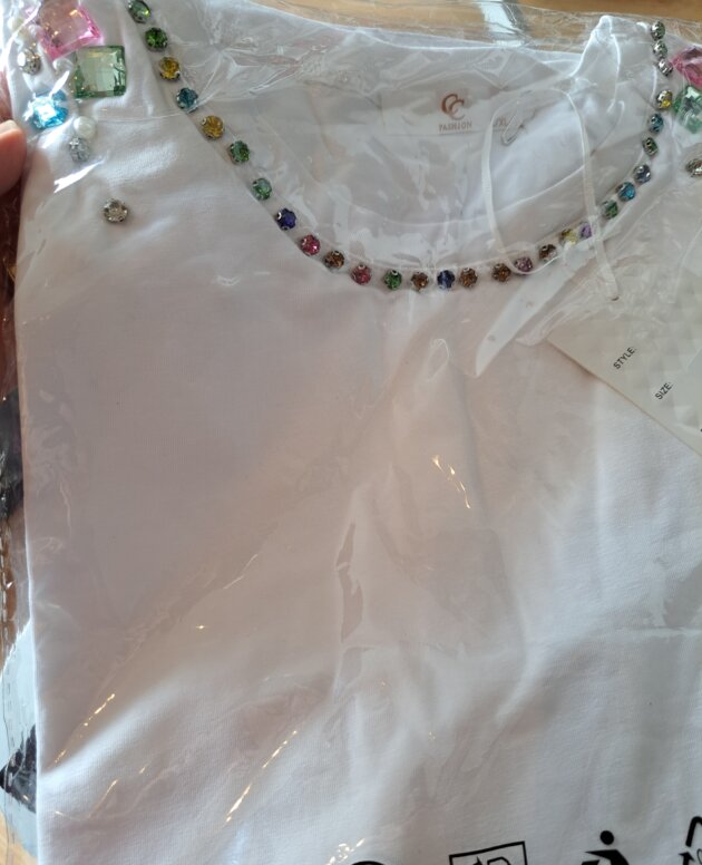 T-shirt neuf avec perles La/XL