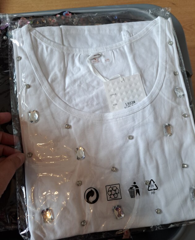 T-shirt neuf blanc et perles La/XL