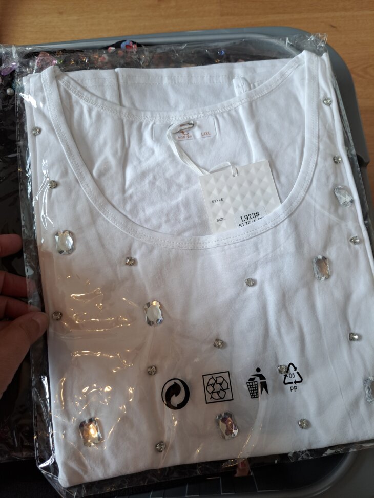 T-shirt neuf blanc et perles La/XL
