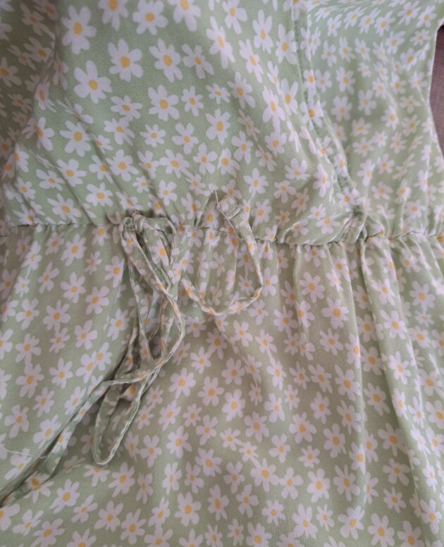 Robe fleurie petite Marguerites vert et blanc