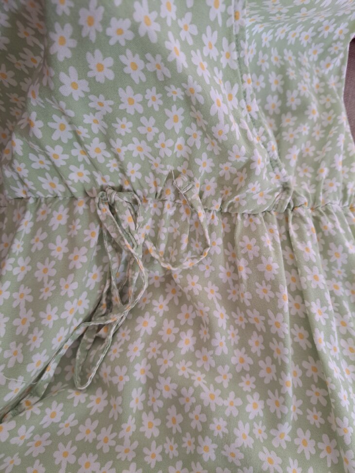 Robe fleurie petite Marguerites vert et blanc