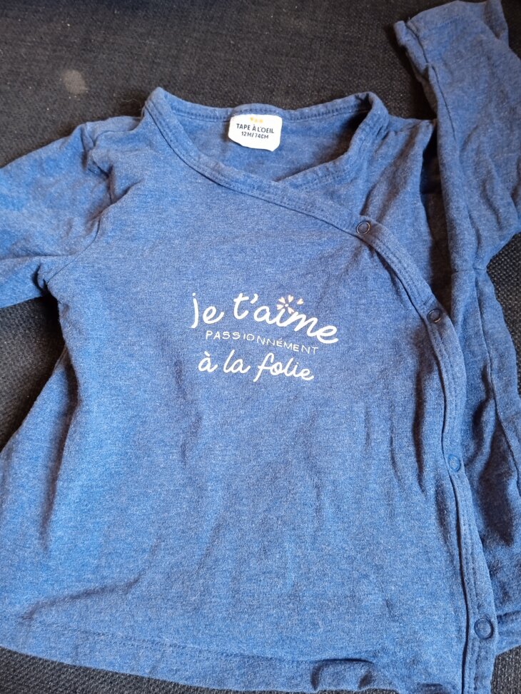 T-shirt tape à l'oeil 12 mois.