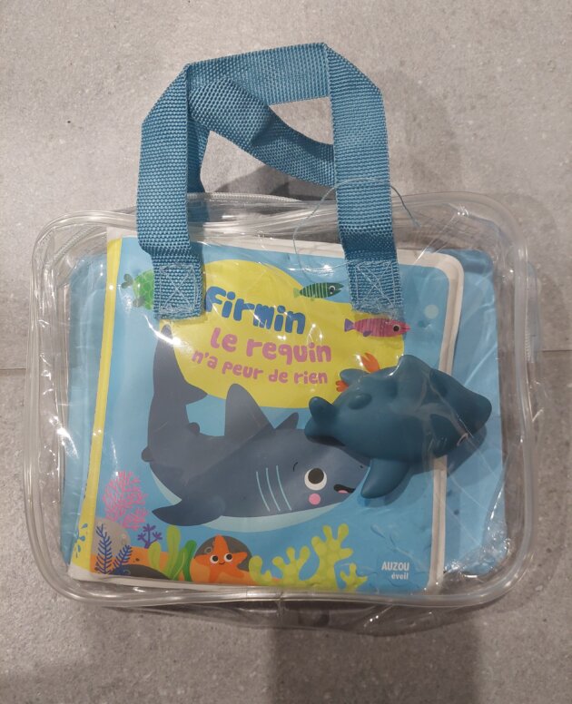 ensemble livre de bain + requin "Firmin le requin n'a peur de rien"