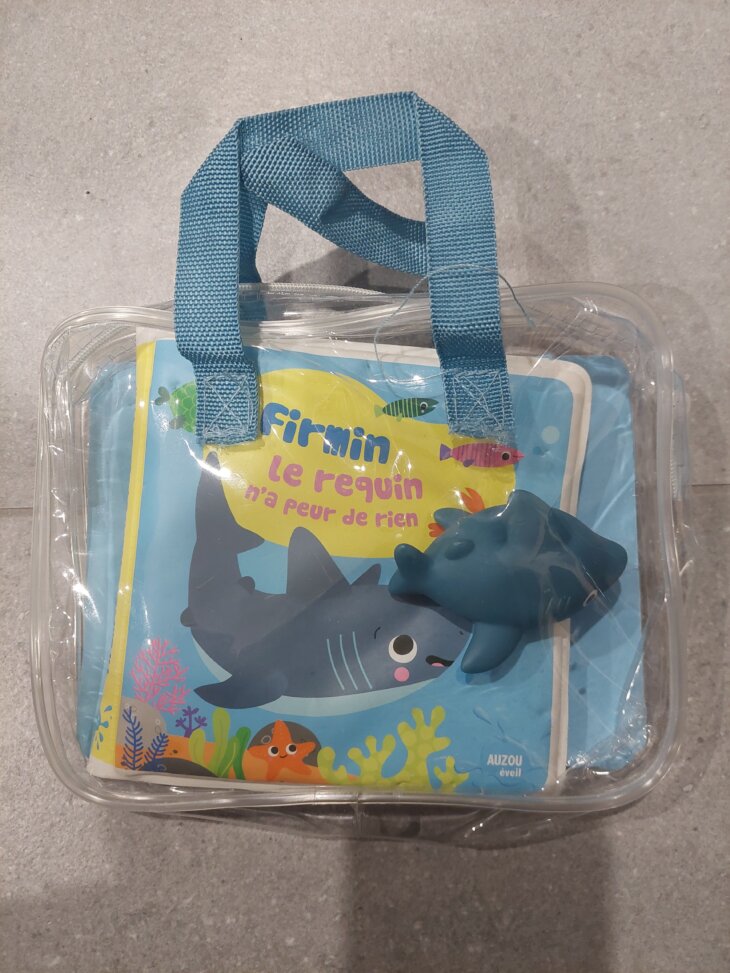 ensemble livre de bain + requin "Firmin le requin n'a peur de rien"