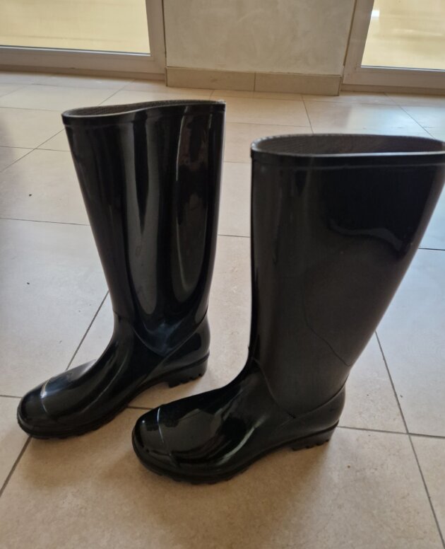 Bottes caoutchouc noires neuves - pointure 36