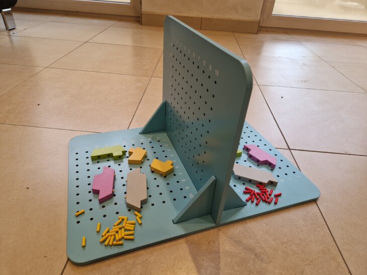 Jeu géant en bois bataille navale +/- 50cm - très bon état