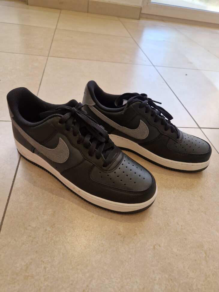 Baskets noires Nike Air Force - pointure 42,5 - très très bon état