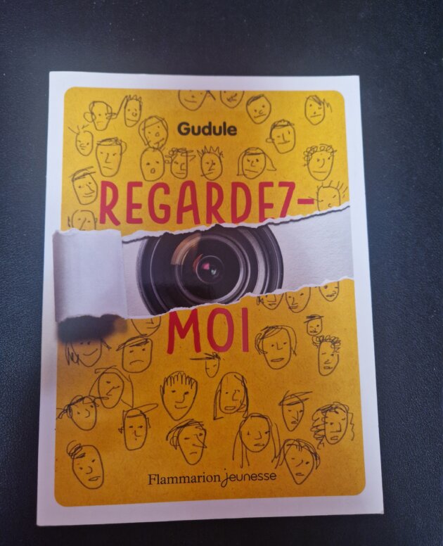 Livre "Regardez-moi" - Gudule