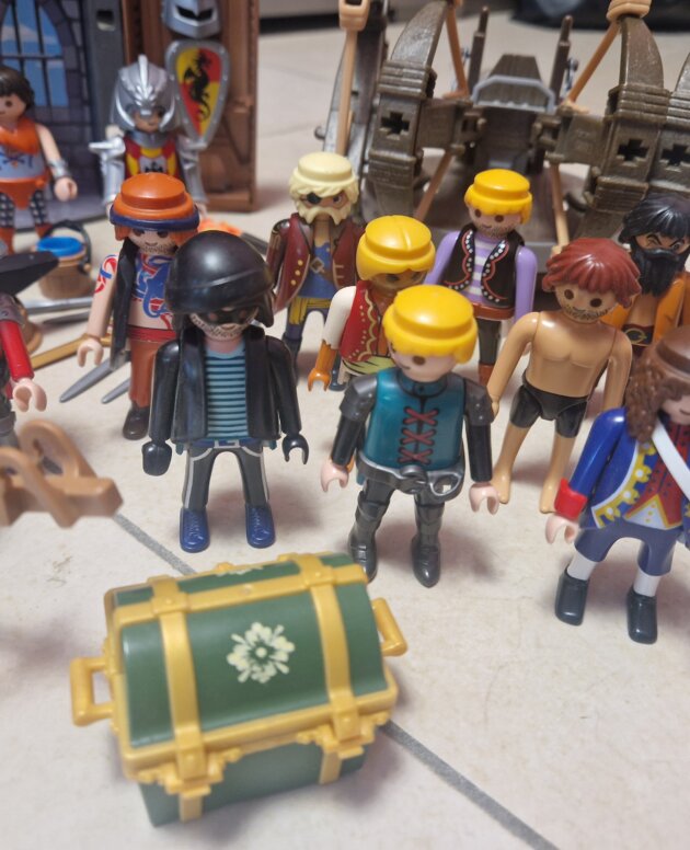 Lot Playmobil Pirates et Moyen âge