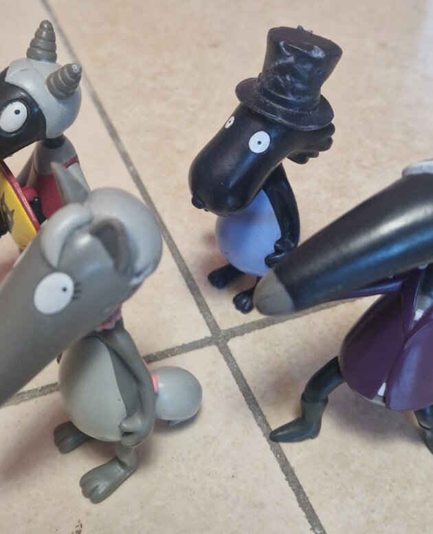 Lot de 4 figurines Le Loup
