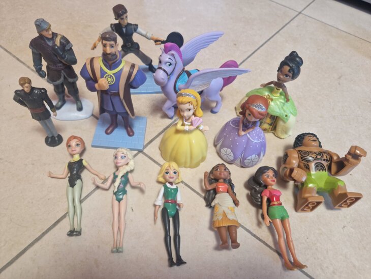 Gros lot figurines Disney & autres