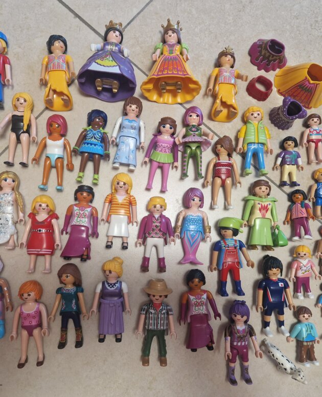 Gros lot figurines Playmobil et accessoires (+ de 40pcs)