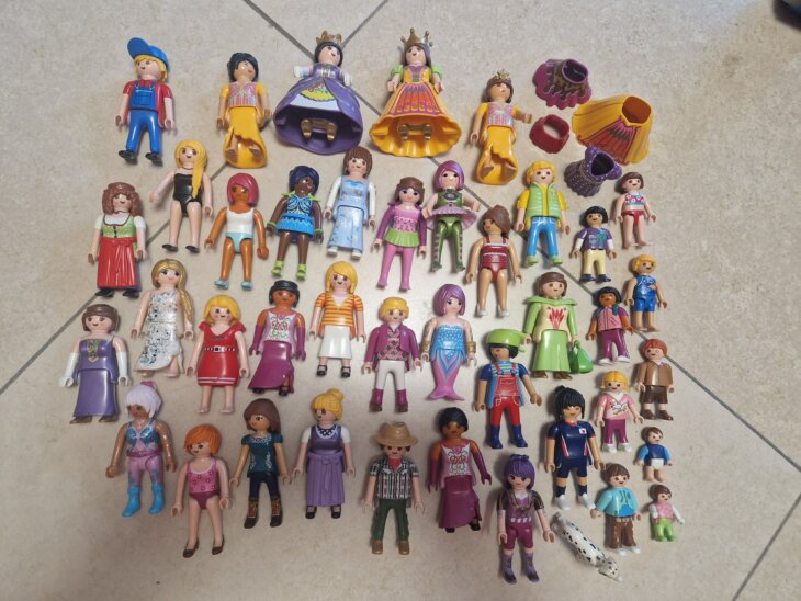 Gros lot figurines Playmobil et accessoires (+ de 40pcs)