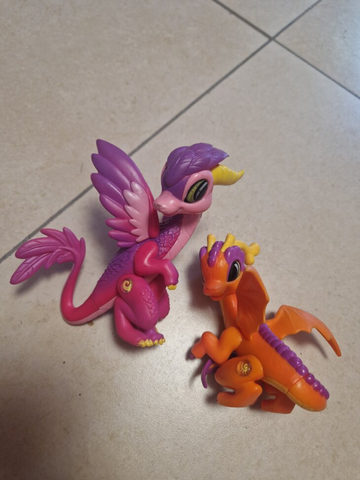 Lot 2 Magic Dragons