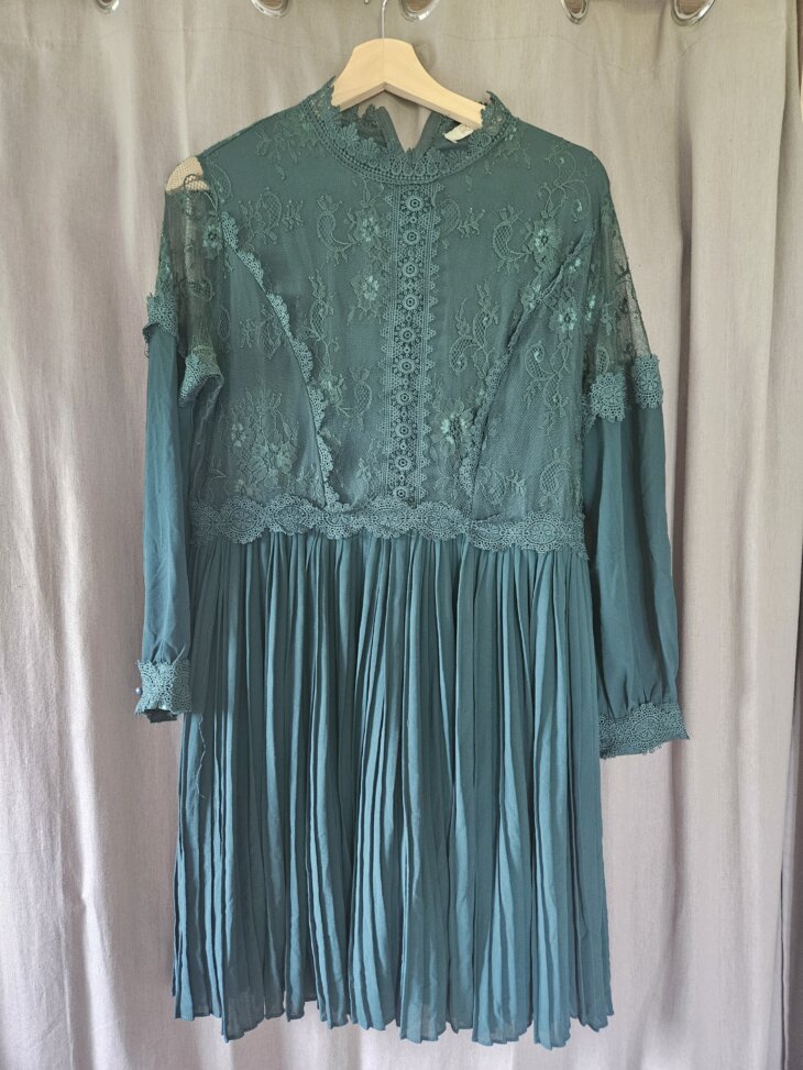 Robe dentelle T. L