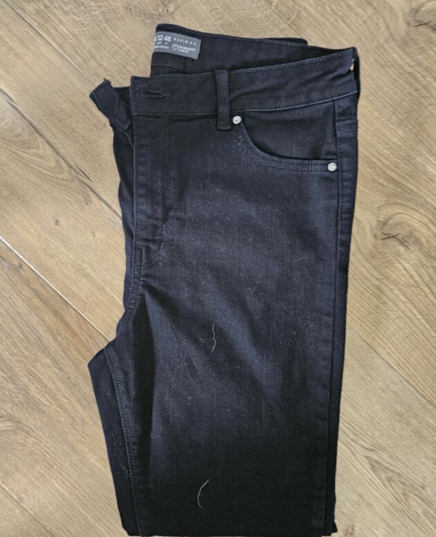 Jeans noir T. 44
