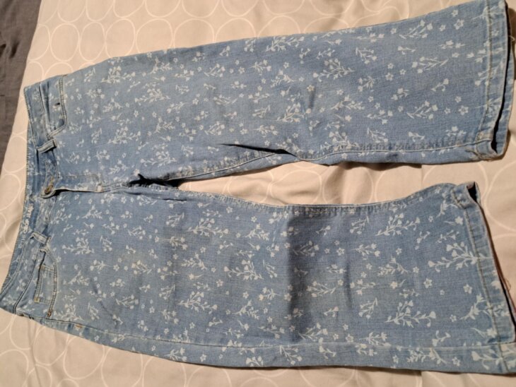 Pantacourt jeans fleurs 38