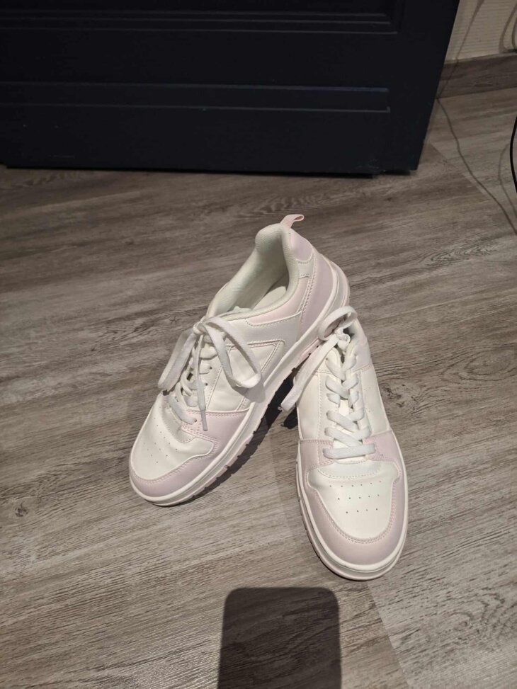 Basket blanche et rose