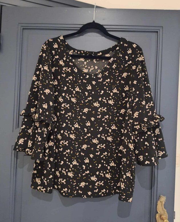 Blouse noire fleurie - Taille 46 - Marque MS Mode